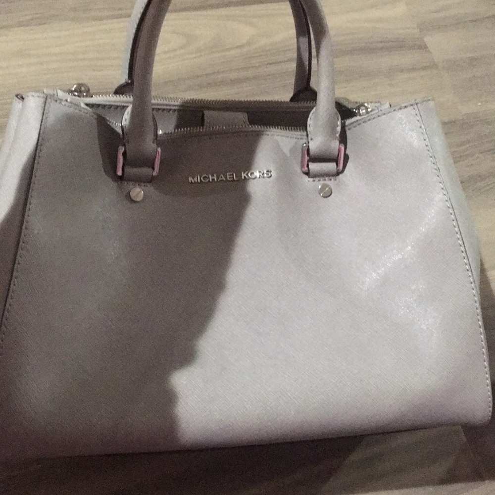 Micheal kors purse